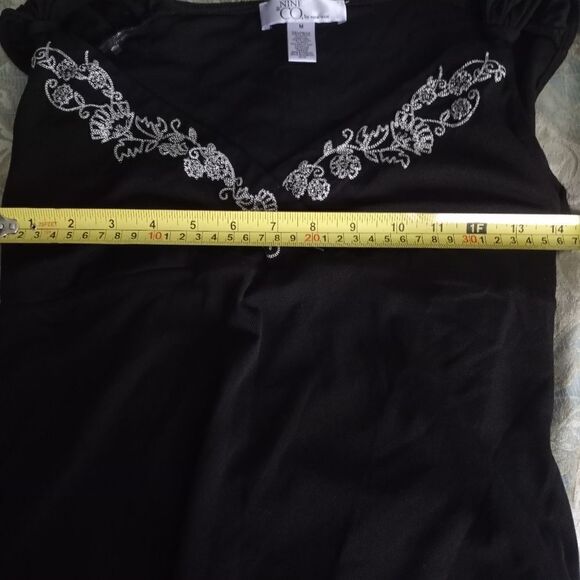 Nine& CO by nine west Black Embroidery Waste up V- - Picture 7 of 8